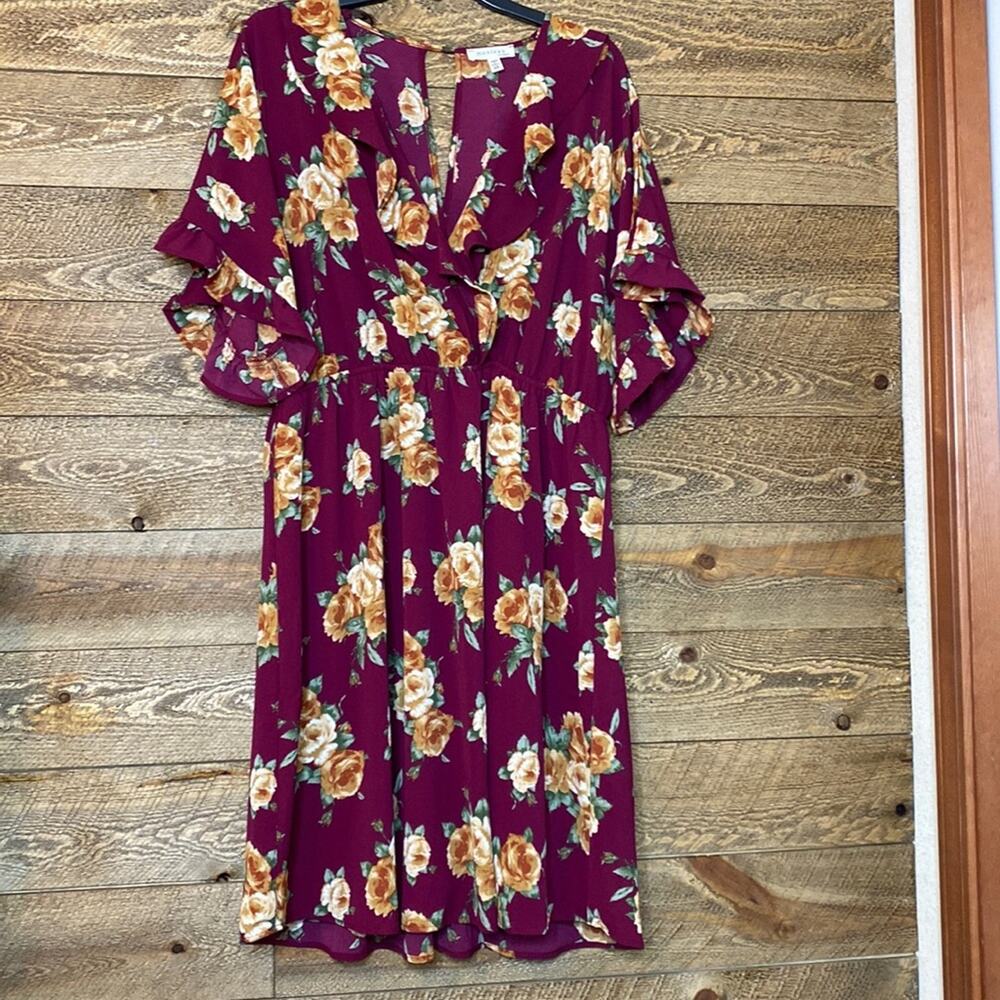Monteau Floral Dress Burgundy floral V-Neck Short Sleeve Ruffle Trim Size 2X